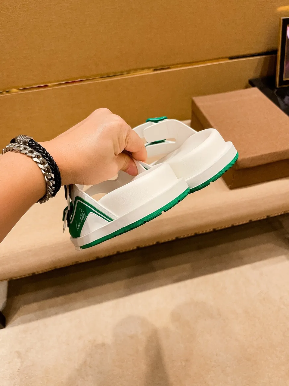 Men's shoes 💰 380 💰 New model on the market 🔥 [LV 🔥 Slippers] High-end 1:1 mold customization of first-layer cowhide, original upgraded version of the outsole, lighter and non-slip. The market's top quality, fashionable and trendy, versatile and popular, simple yet tasteful, a must-have for fashionistas, exuding a fashionable and casual atmosphere, fashion is at your feet, full of confidence, the same style at the counter 👍The season of spring and summer slippers is here, they are super beautiful to wear, 38-44, multiple colors available🔥